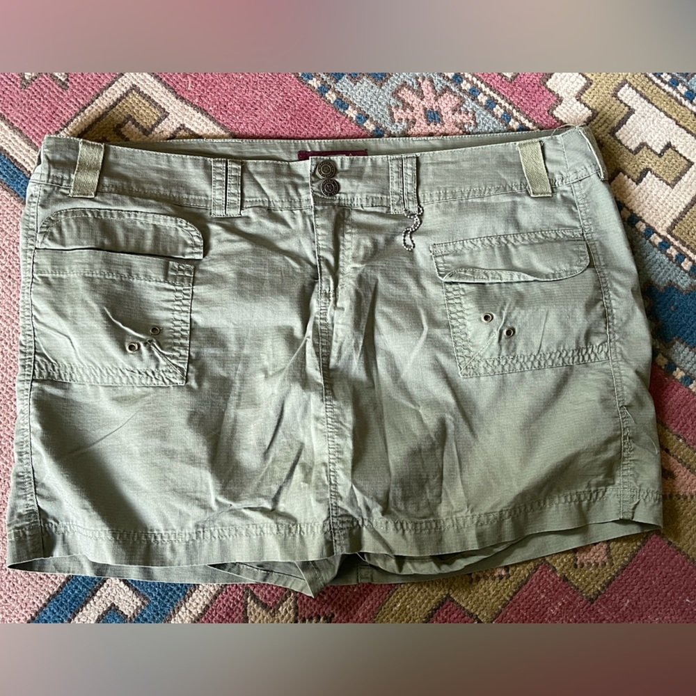 Cute Army Green Skort Size 16